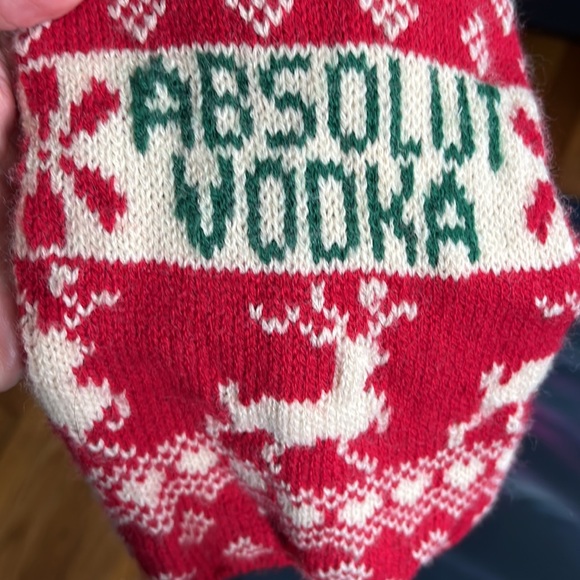 Absolute vodka knit bottle cover by Cynthia Rowley - Picture 7 of 7